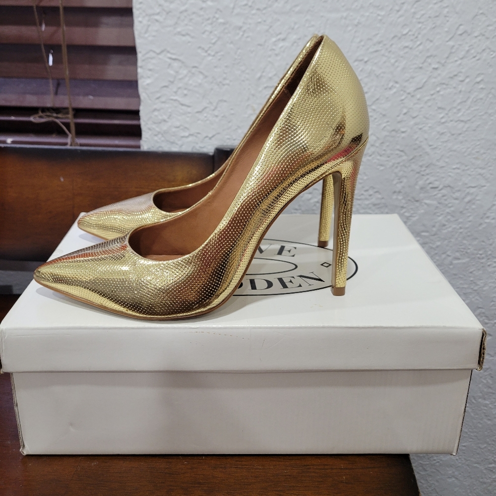 Steve Madden Pumps